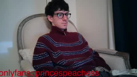 Snapshot of princespeaches chatting on April 27, 1:36 am Peaches online show from April 27, 1:36 am