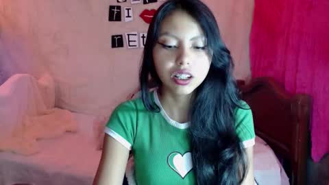 Snapshot of princess_elia chatting on November 6, 9:59 pm Elia online show from November 6, 9:59 pm