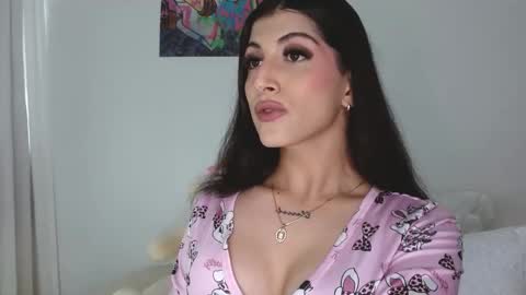 Sophie online show from December 5, 1:52 pm