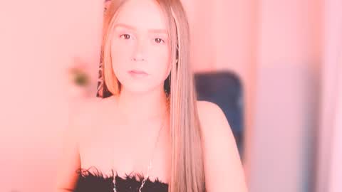 Snapshot of princess_peaach chatting on November 11, 11:49 pm ArianaJoliiee online show from November 11, 11:49 pm