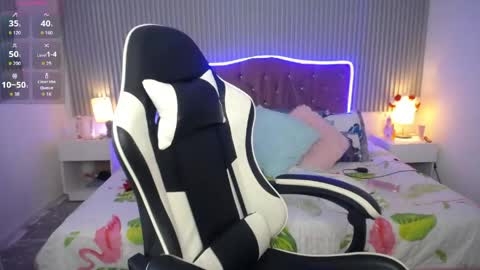 princess_skinny18 online show from June 3, 6:13 pm