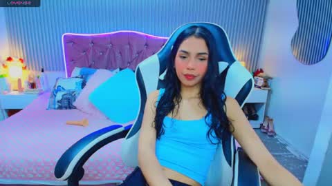 princess_skinny18 online show from June 21, 10:34 pm