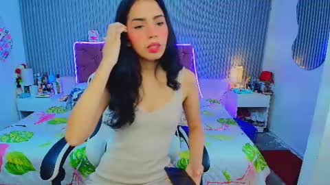 princess_skinny18 online show from July 7, 5:50 pm