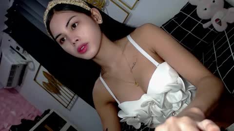 Estela online show from January 2, 3:05 am