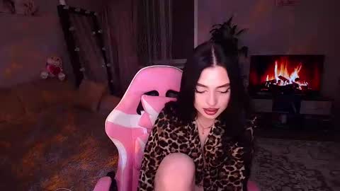 princessamira1 online show from February 1, 5:11 pm