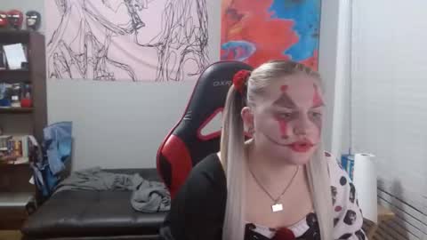 Snapshot of princessandthebear03 chatting on November 1, 8:38 am Will and Kaley online show from November 1, 8:38 am