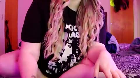 Snapshot of princessblazed444 chatting on September 21, 5:47 pm NOTYOURTYPICALBARBIE online show from September 21, 5:47 pm