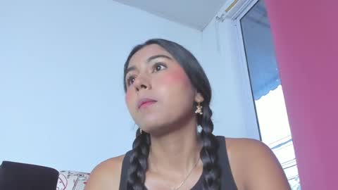 Snapshot of princesslittle_20 chatting on May 19, 11:16 am EMMY online show from May 19, 11:16 am