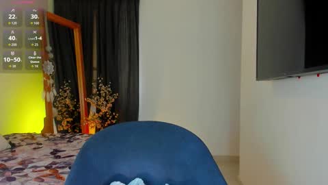 princessmariana25 online show from January 10, 7:37 pm