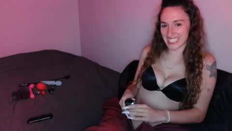 Naomi  online show from August 3, 3:38 am