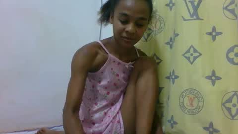 Snapshot of princia2409 chatting on March 21, 6:44 pm princia2409 online show from March 21, 6:44 pm