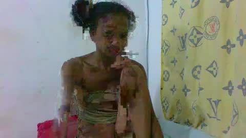 Snapshot of princia2409 chatting on March 23, 8:35 pm princia2409 online show from March 23, 8:35 pm