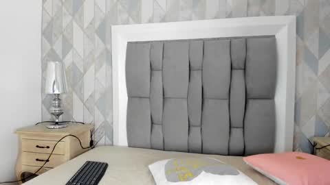 Snapshot of princsgirl_ chatting on November 18, 7:40 pm Marcela online show from November 18, 7:40 pm