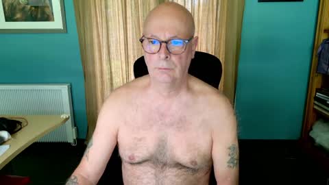 Snapshot of prinsofdarkness chatting on May 9, 9:47 am Prince of Darkness online show from May 9, 9:47 am