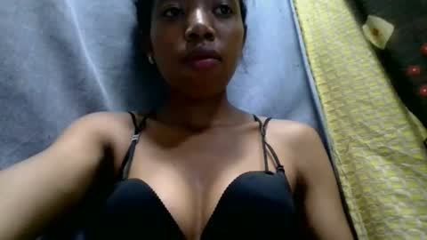 Snapshot of prisca880319 chatting on May 2, 2:55 pm prisca880319 online show from May 2, 2:55 pm