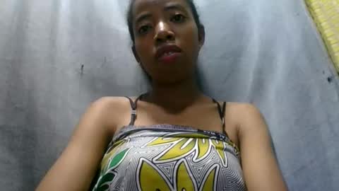 Snapshot of prisca880319 chatting on May 8, 2:50 am prisca880319 online show from May 8, 2:50 am