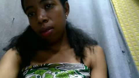 Snapshot of prisca880319 chatting on May 9, 4:28 am prisca880319 online show from May 9, 4:28 am