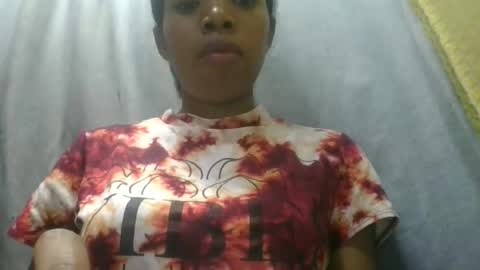 Snapshot of prisca880319 chatting on June 5, 11:27 am prisca880319 online show from June 5, 11:27 am