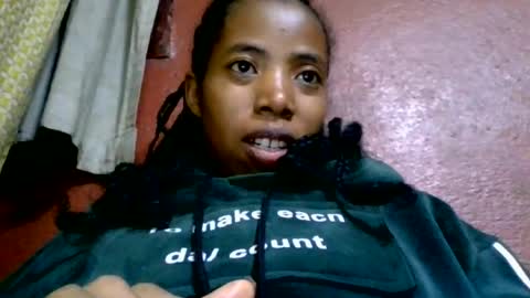 Snapshot of prisca880319 chatting on June 28, 4:02 pm prisca880319 online show from June 28, 4:02 pm