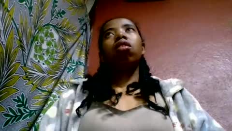 Snapshot of prisca880319 chatting on July 1, 6:48 am prisca880319 online show from July 1, 6:48 am