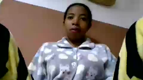Snapshot of prisca880319 chatting on July 16, 3:01 am prisca880319 online show from July 16, 3:01 am