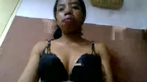 Snapshot of prisca880319 chatting on July 16, 4:02 pm prisca880319 online show from July 16, 4:02 pm