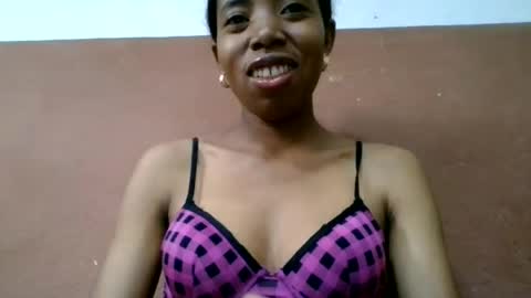 Snapshot of prisca880319 chatting on August 3, 11:26 am prisca880319 online show from August 3, 11:26 am