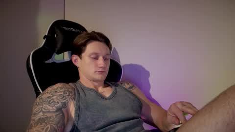 Oliver online show from November 11, 1:38 am