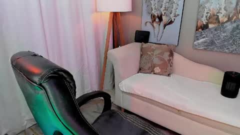 Priya Rose online show from May 20, 9:59 am
