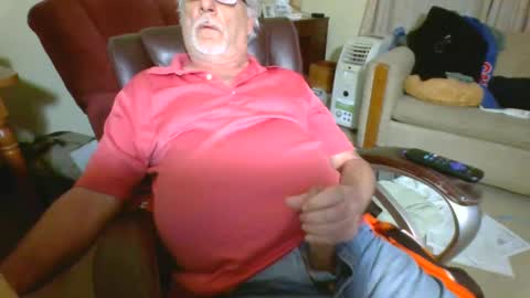 Snapshot of prlbob77 chatting on February 23, 1:35 am prlbob77 online show from February 23, 1:35 am