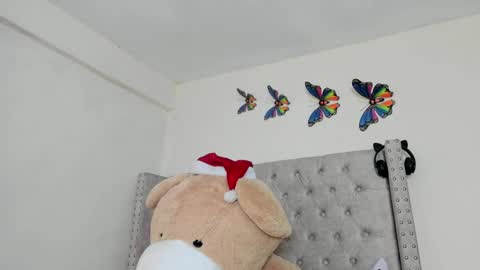 Snapshot of profanared chatting on December 27, 7:24 pm Profana Red online show from December 27, 7:24 pm