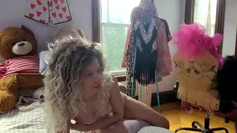 Snapshot of professorhushh chatting on November 11, 5:46 pm professorhushh online show from November 11, 5:46 pm