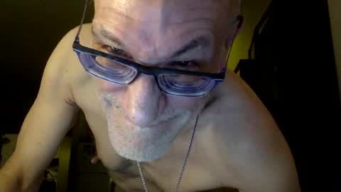 Snapshot of profnwear chatting on August 3, 9:04 am ProfNUWear online show from August 3, 9:04 am