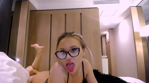 Snapshot of project_barbara chatting on December 28, 12:47 am Barbara online show from December 28, 12:47 am