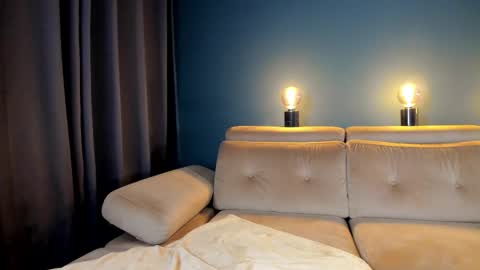 Raven  but you can call me sweetie or honey too  online show from October 10, 5:56 pm