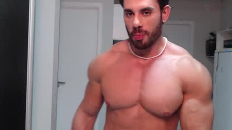 Snapshot of promuscles4u chatting on December 12, 9:15 pm promuscles4u online show from December 12, 9:15 pm