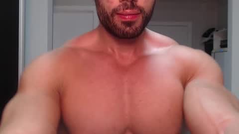 Snapshot of promuscles4u chatting on December 27, 1:00 am promuscles4u online show from December 27, 1:00 am