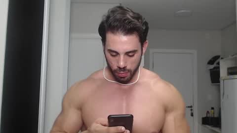 Snapshot of promuscles4u chatting on December 28, 11:37 pm promuscles4u online show from December 28, 11:37 pm