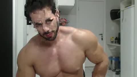 Snapshot of promuscles4u chatting on January 5, 1:03 am promuscles4u online show from January 5, 1:03 am