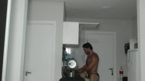 Snapshot of promuscles4u chatting on January 23, 4:19 am promuscles4u online show from January 23, 4:19 am