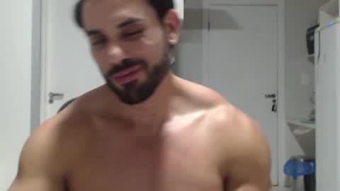 Snapshot of promuscles4u chatting on February 18, 12:15 am promuscles4u online show from February 18, 12:15 am