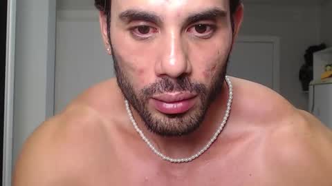 Snapshot of promuscles4u chatting on March 9, 1:14 am promuscles4u online show from March 9, 1:14 am