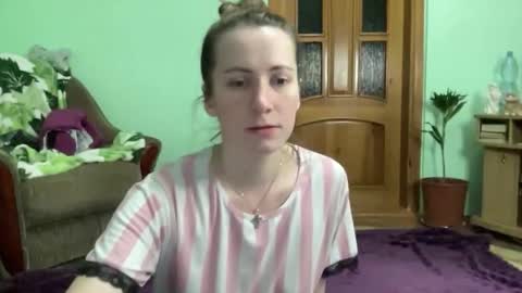 Snapshot of proud_sweet_21 chatting on October 2, 10:28 pm proud sweet 21 online show from October 2, 10:28 pm