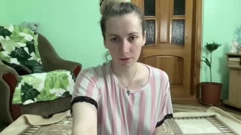 Snapshot of proud_sweet_21 chatting on October 12, 10:31 pm proud sweet 21 online show from October 12, 10:31 pm