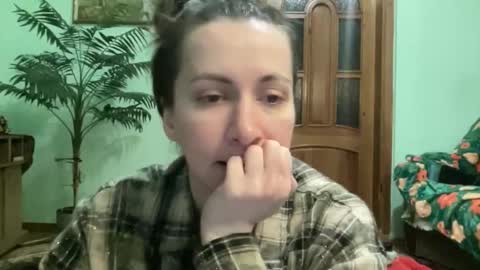 Snapshot of proud_sweet_21 chatting on April 12, 11:32 pm proud sweet 21 online show from April 12, 11:32 pm