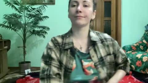 Snapshot of proud_sweet_21 chatting on June 13, 12:19 am proud sweet 21 online show from June 13, 12:19 am