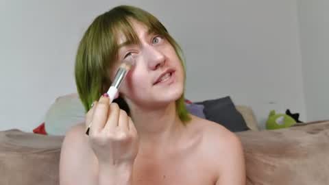 Oli online show from August 2, 11:47 pm
