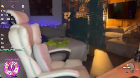 Queen of Pain online show from October 3, 2:14 pm