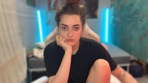 Queen of Pain online show from March 4, 2:17 am