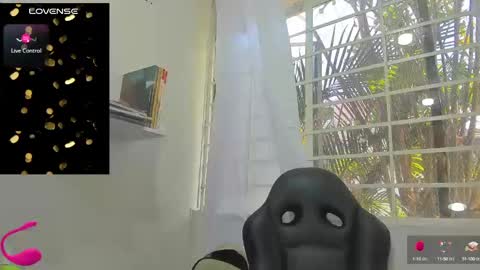 Snapshot of psique_naughty2 chatting on January 22, 6:10 pm psique_naughty2 online show from January 22, 6:10 pm